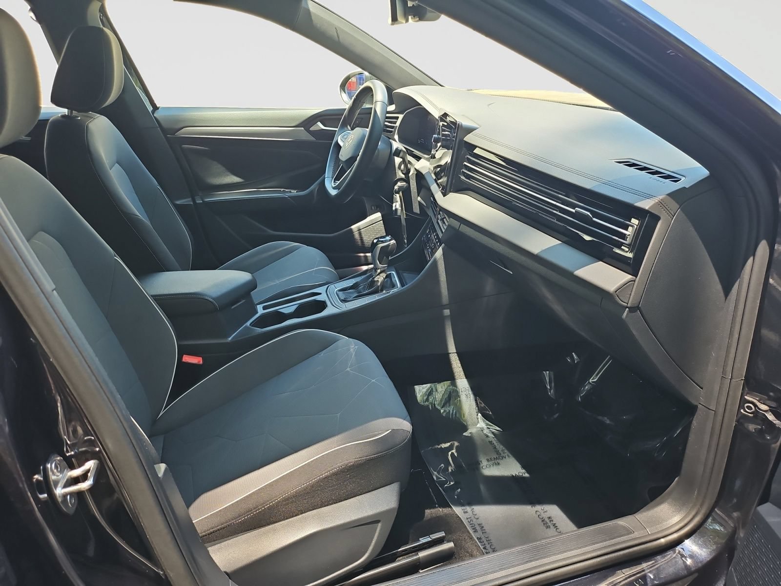 Used 2025 Volkswagen Jetta Sport FWD image 15