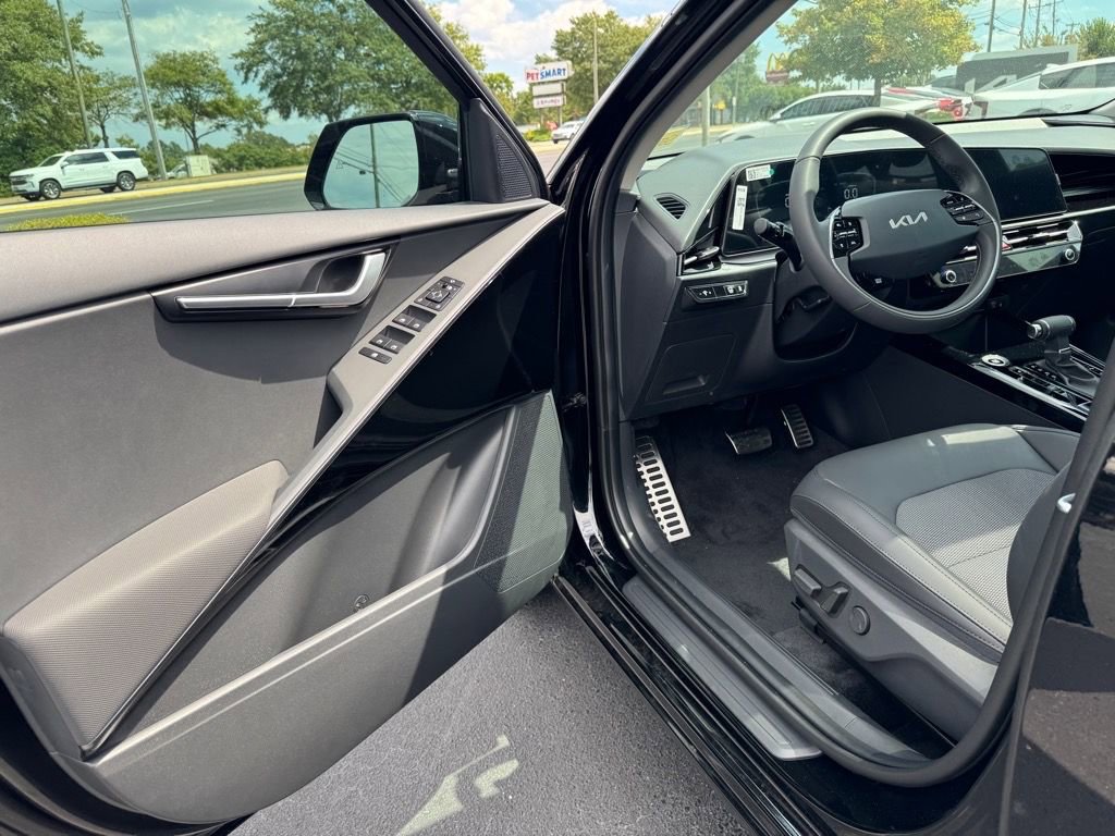New 2025 Kia Niro EX Touring image 10