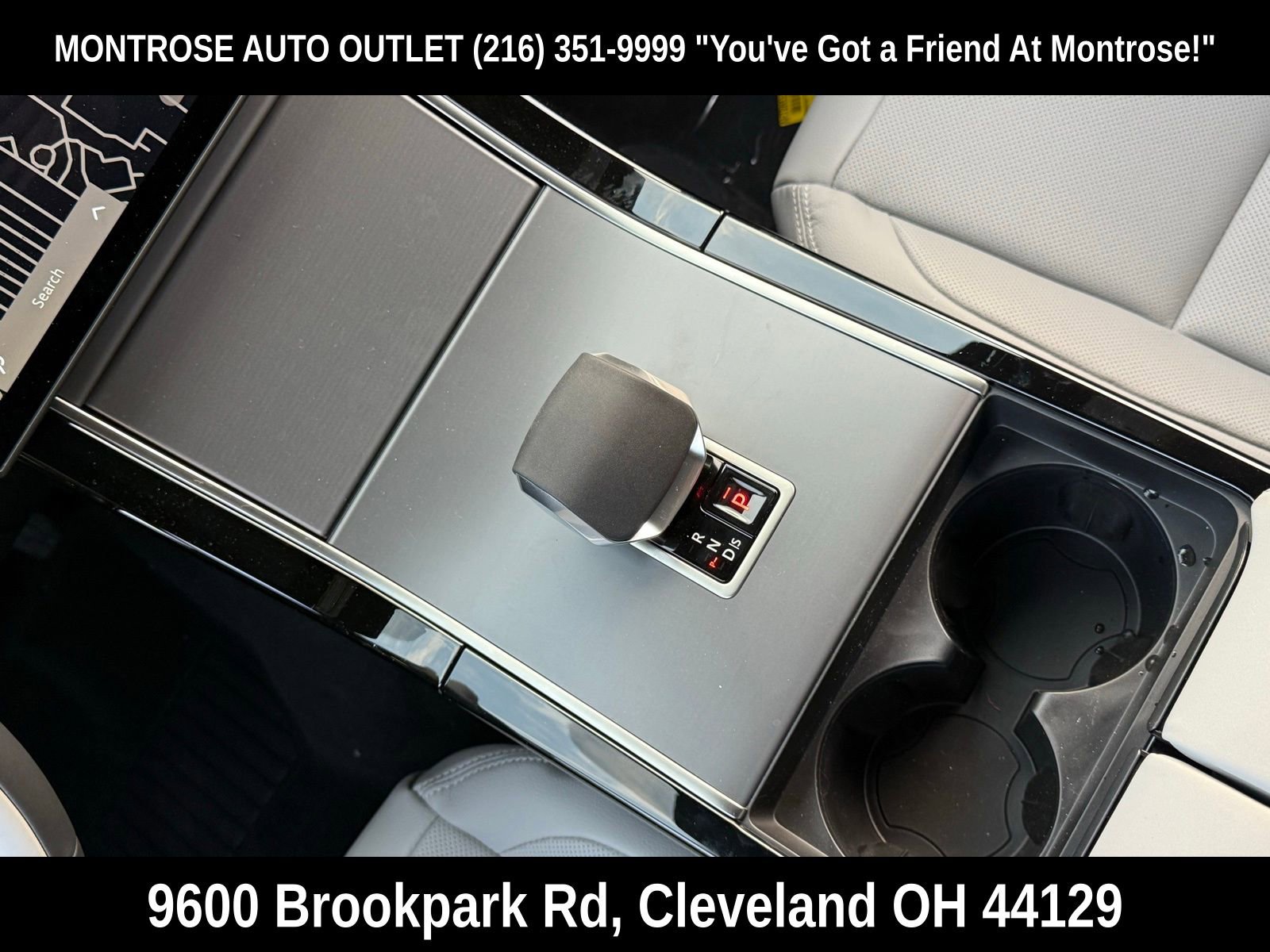 New 2026 Land Rover Range Rover Velar Dynamic SE image 23