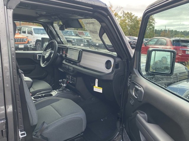 New 2025 Jeep Gladiator Sport image 27