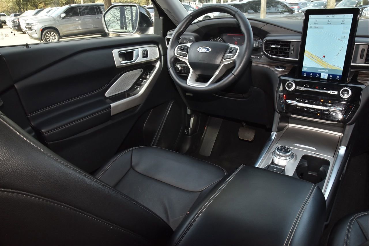 Used 2023 Ford Explorer Limited w/ Limited Technology Package image 10
