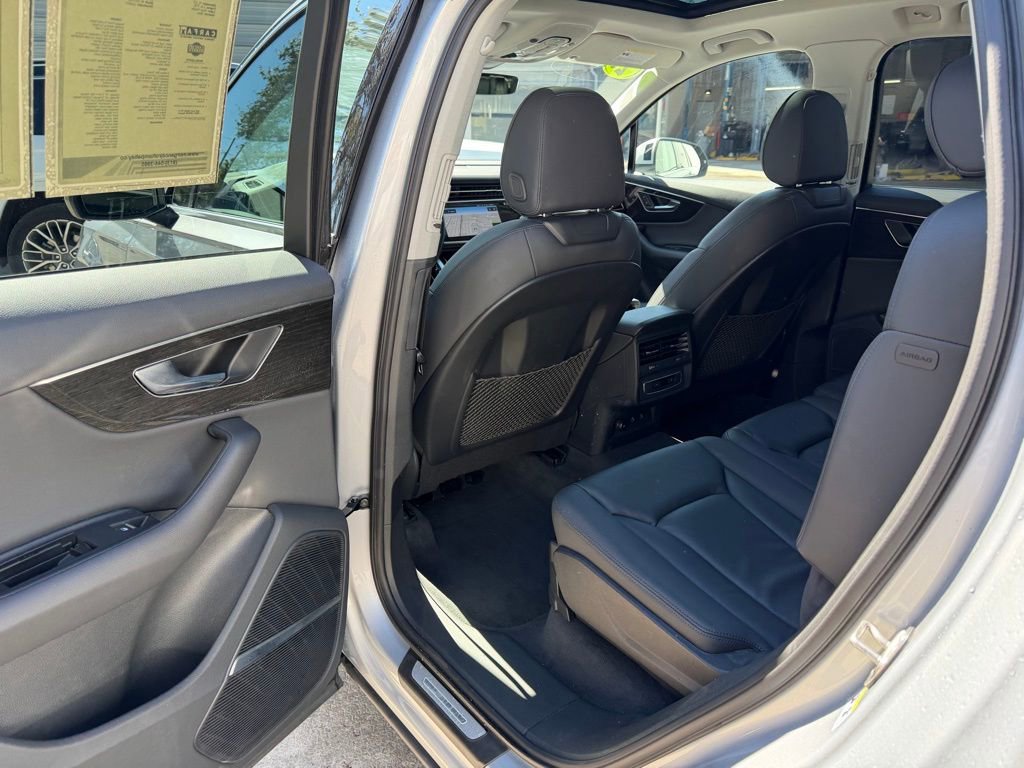 Used 2022 Audi Q7 Premium Plus w/ Premium Plus Package image 28