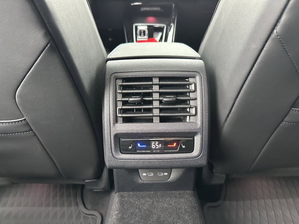 Used 2024 Volkswagen Golf R image 14