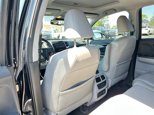 Used 2017 Honda Pilot Touring image 18