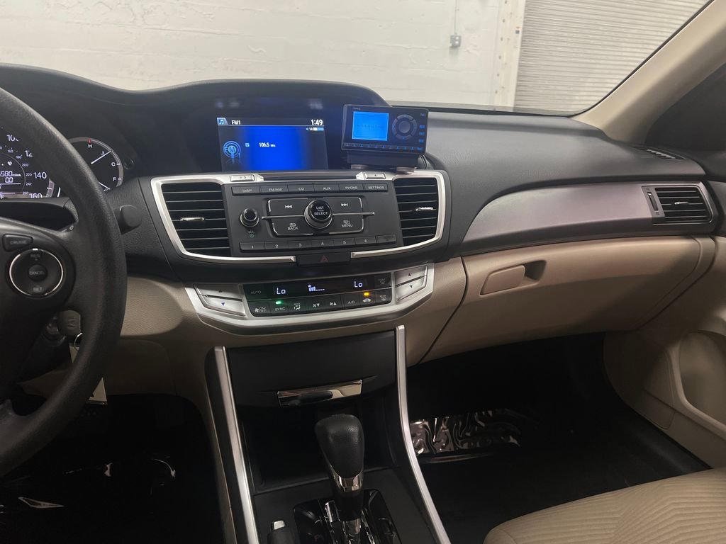Used 2015 Honda Accord LX image 19