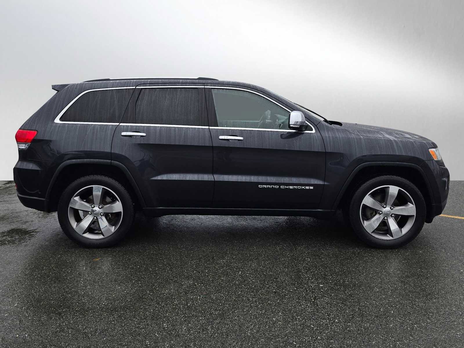 Used 2015 Jeep Grand Cherokee Limited w/ Trailer Tow Group IV image 2