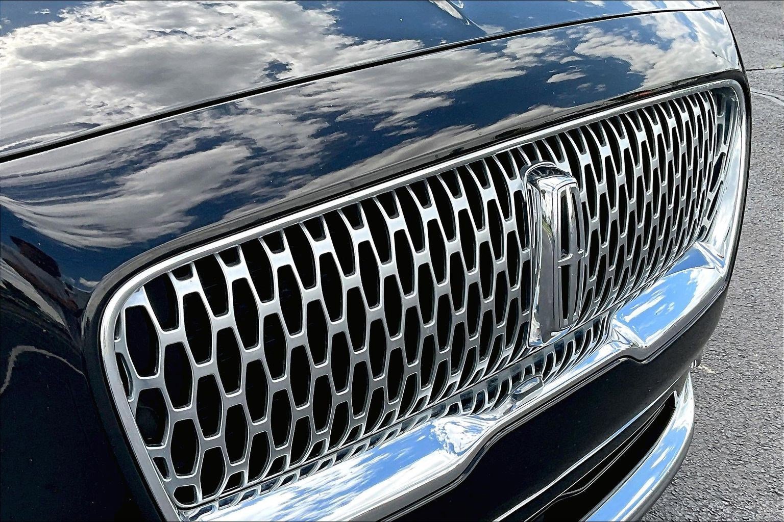 Used 2023 Lincoln Nautilus Reserve AWD/4WD image 32