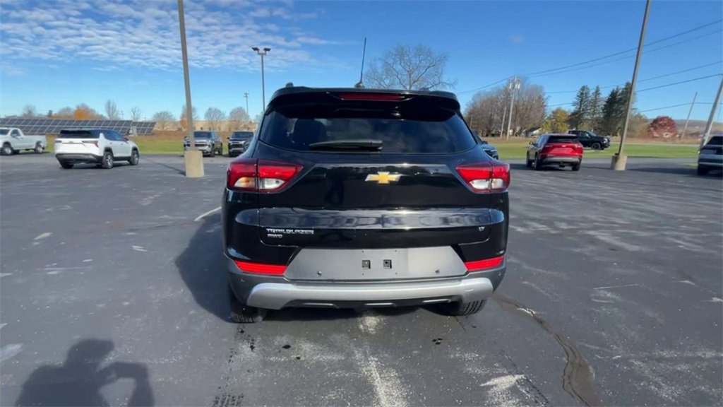 Certified 2022 Chevrolet TrailBlazer LT w/ Driver Confidence Package image 7