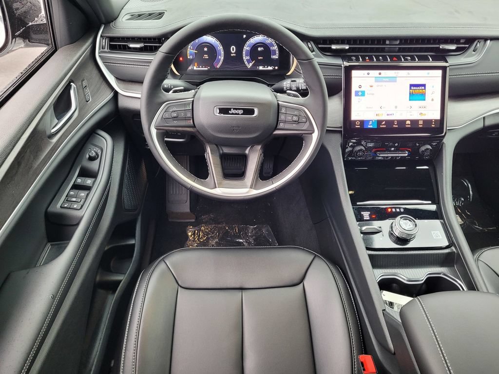 New 2025 Jeep Grand Cherokee Limited w/ Black Appearance Package AWD/4WD image 5