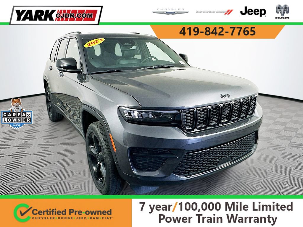 Certified 2023 Jeep Grand Cherokee Altitude AWD/4WD image 1