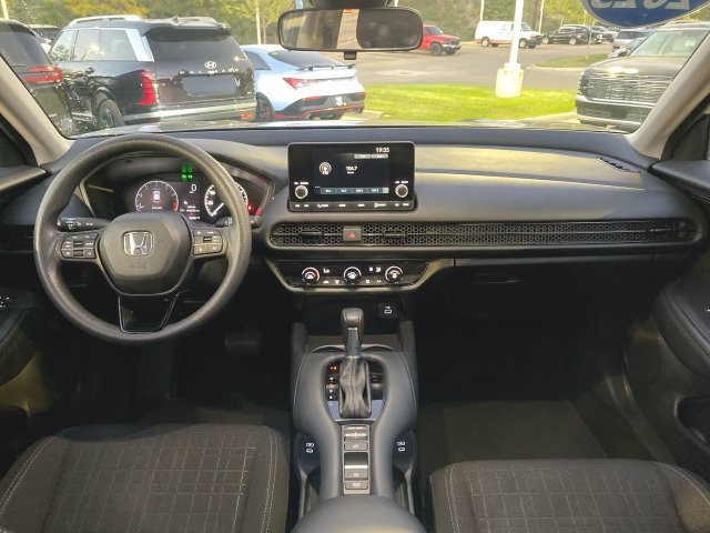 Used 2025 Honda HR-V LX image 17