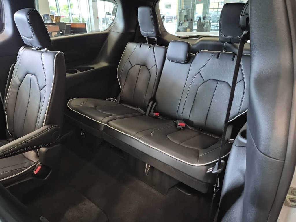 New 2026 Chrysler Pacifica Limited w/ S Appearance Package image 53