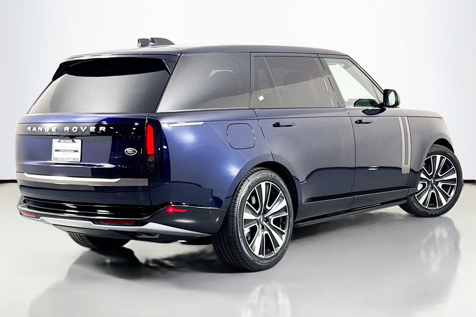 Used 2023 Land Rover Range Rover Long Wheelbase SE AWD/4WD image 34