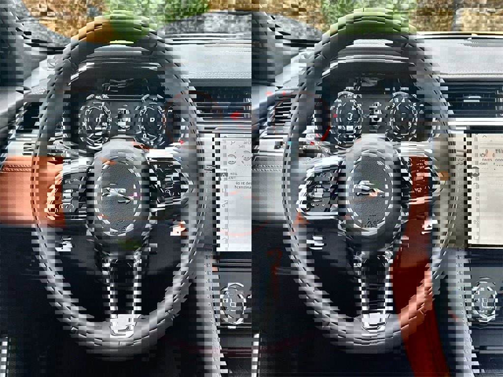 New 2026 Jaguar F-PACE R-Dynamic S image 21