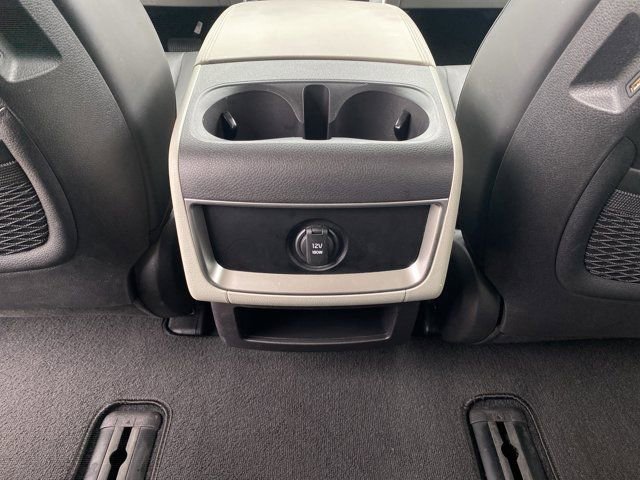 Used 2023 Kia Carnival LX image 13