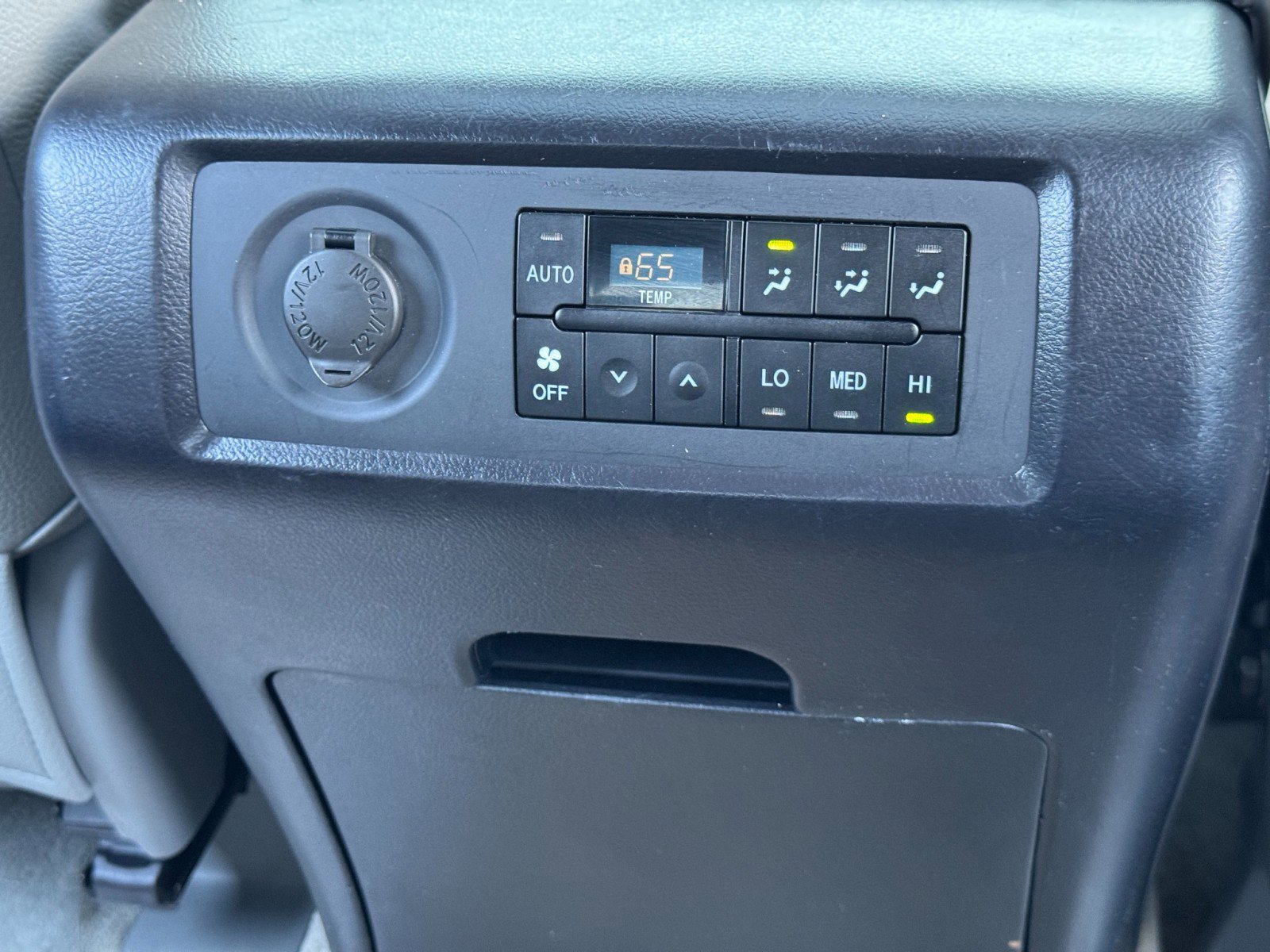 Used 2010 Toyota Sequoia Limited image 30