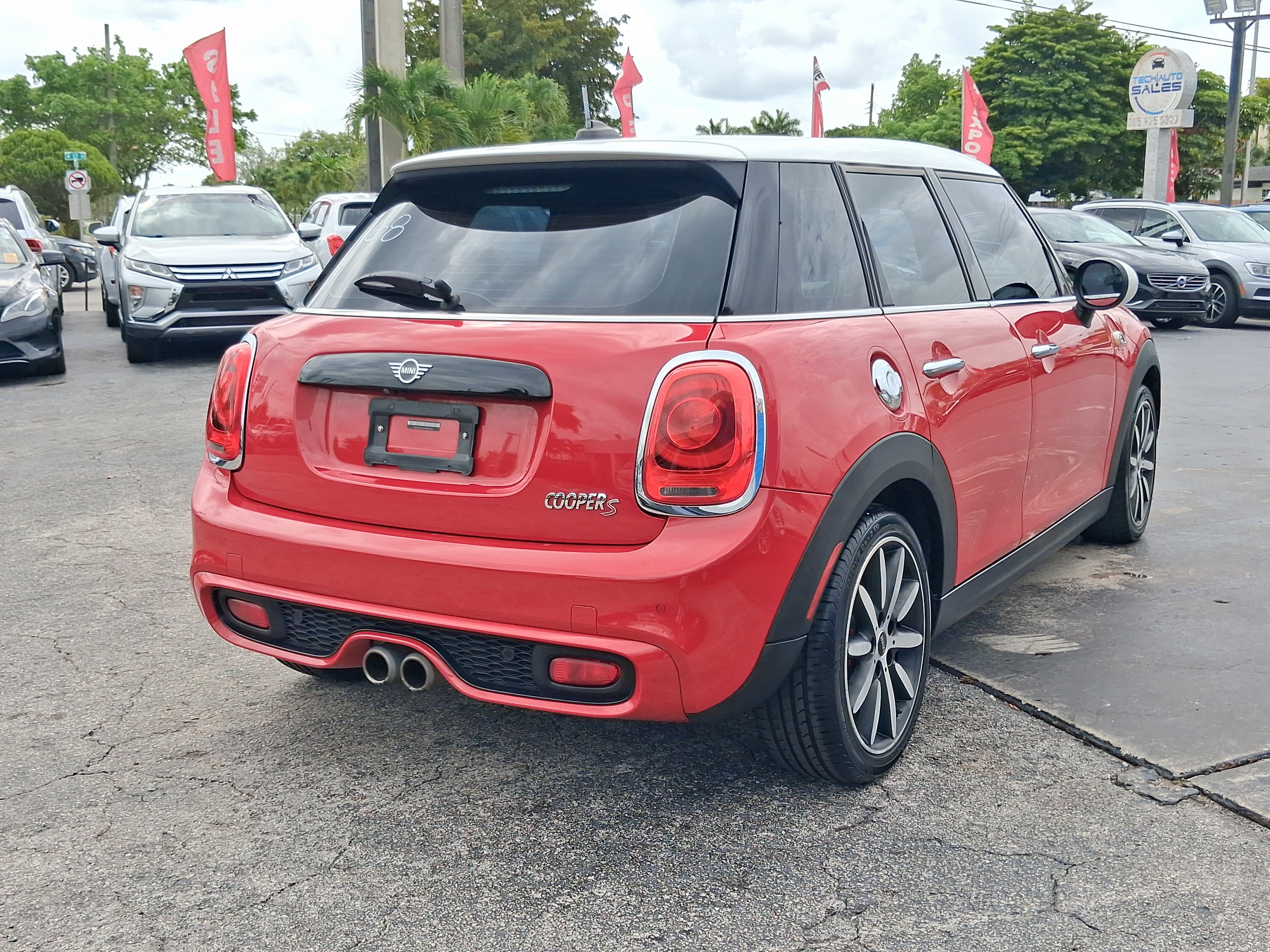 Used 2019 MINI Cooper S FWD image 5
