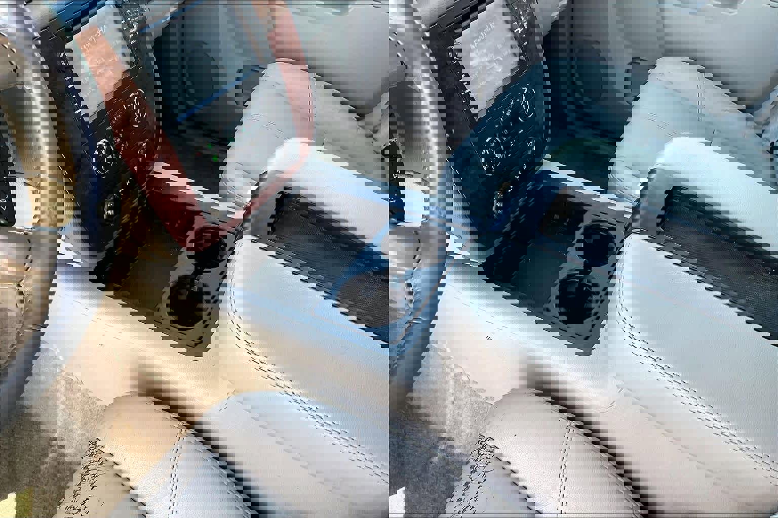 Used 2013 Chevrolet Suburban LT w/ Luxury Package image 16