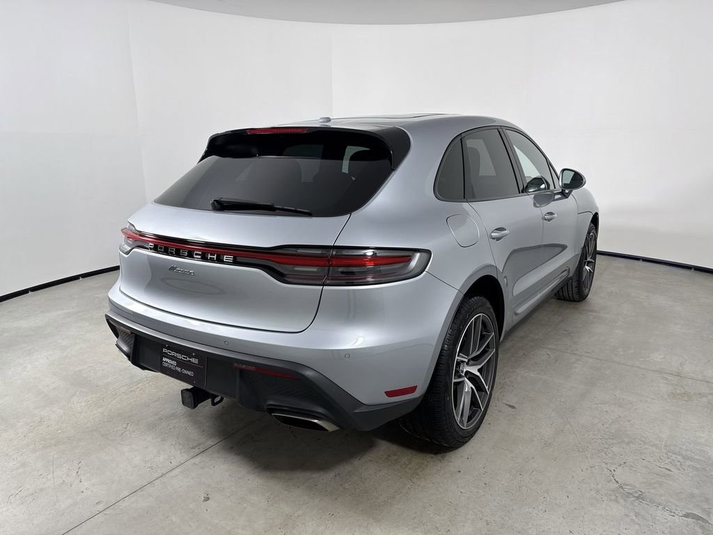 Certified 2025 Porsche Macan image 7