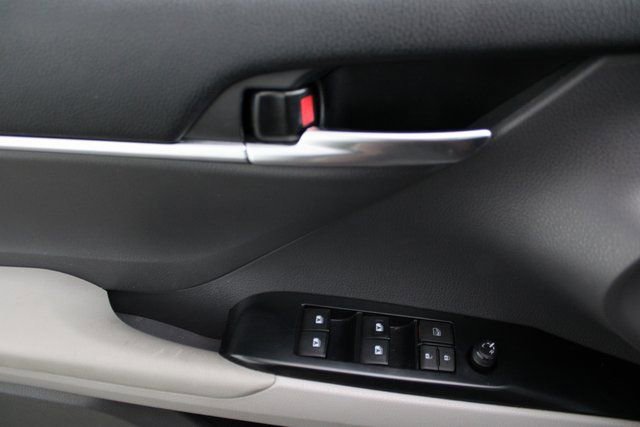 Used 2018 Toyota Camry L image 21