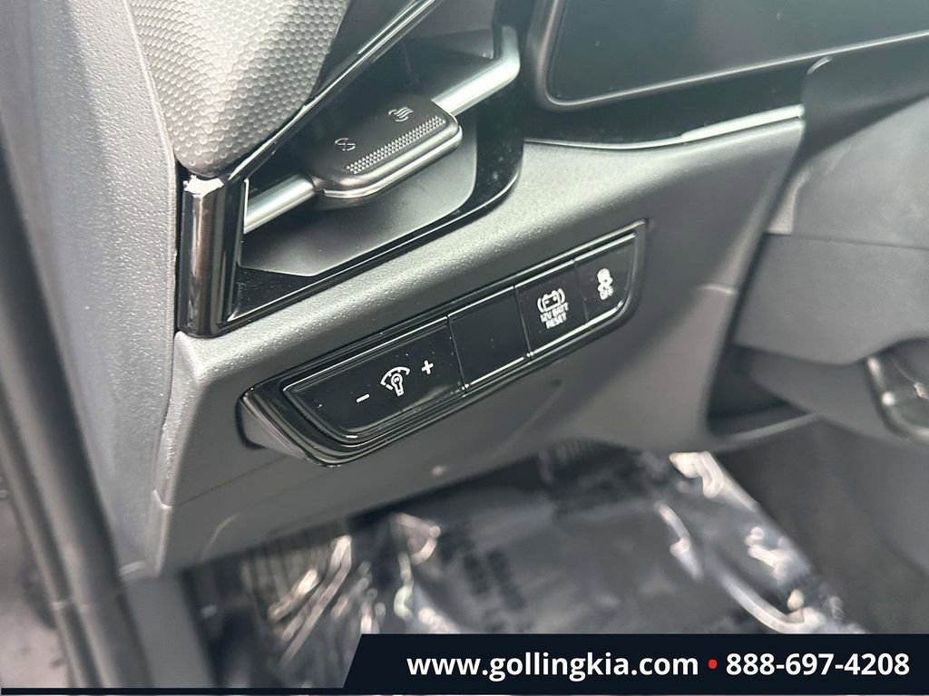 Certified 2025 Kia Niro EX FWD image 18