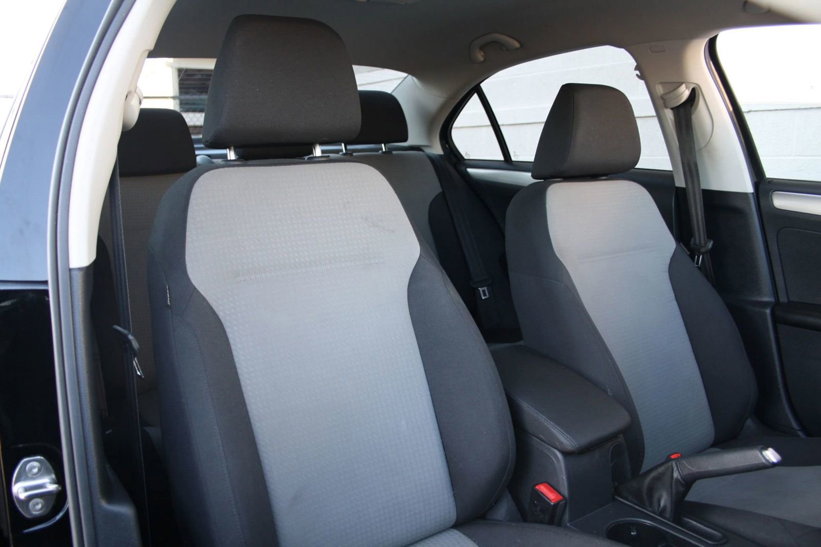 Used 2017 Volkswagen Jetta S image 9