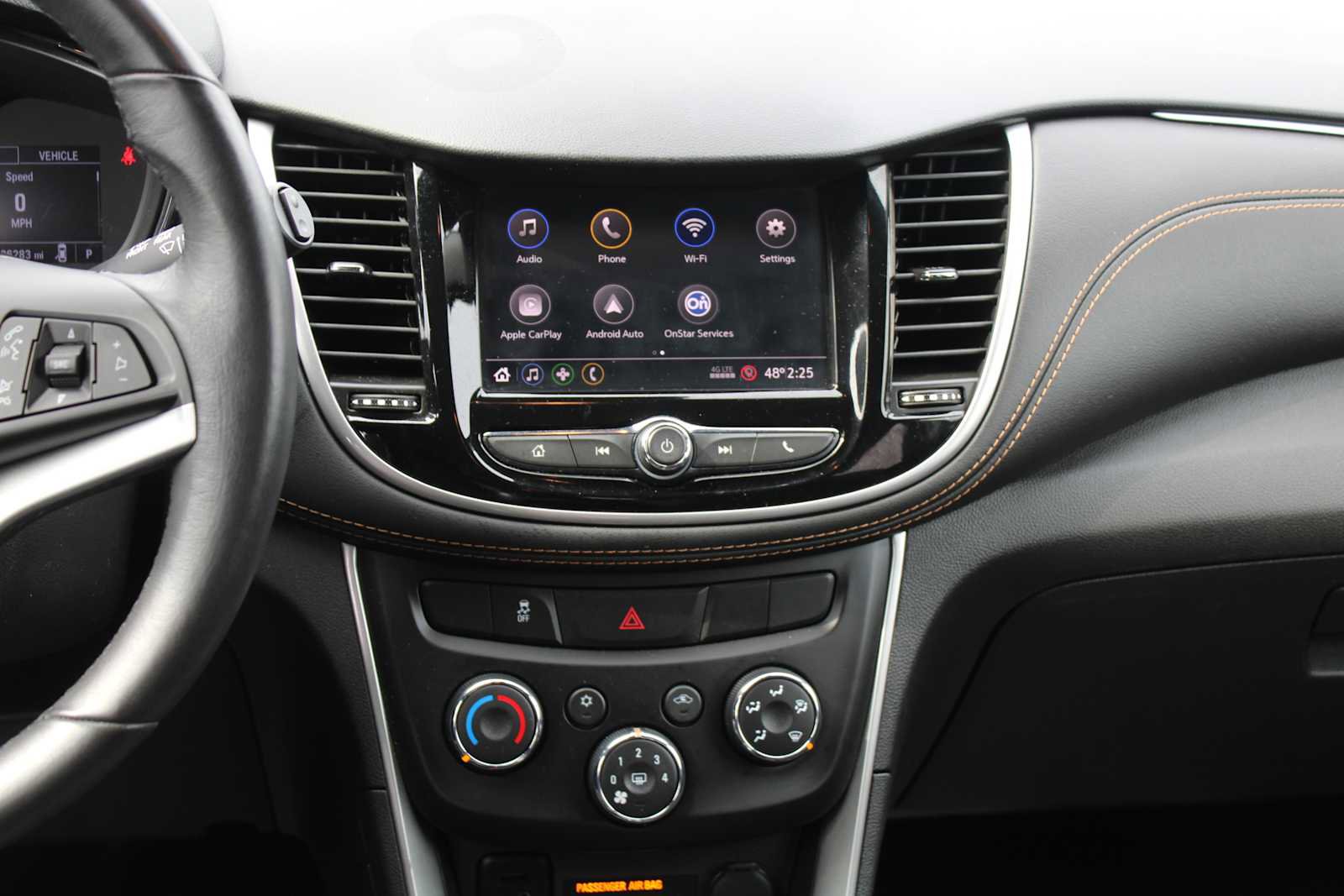 Used 2022 Chevrolet Trax LT w/ LT Convenience Package image 17