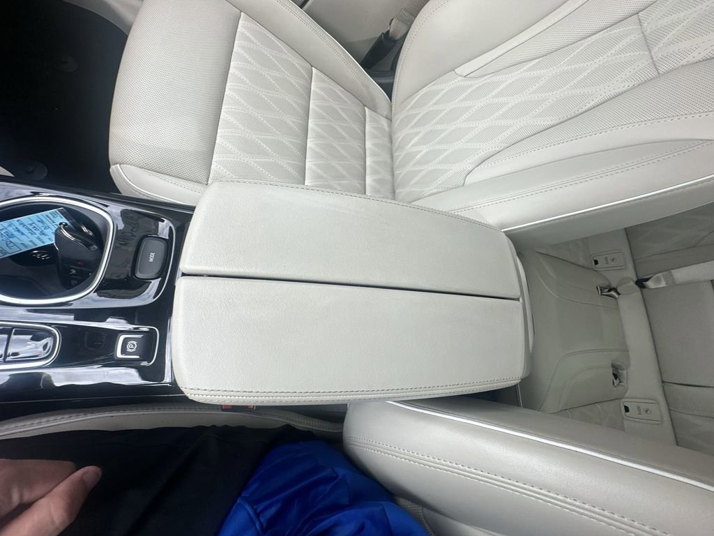 Used 2023 Buick Envision Avenir image 27