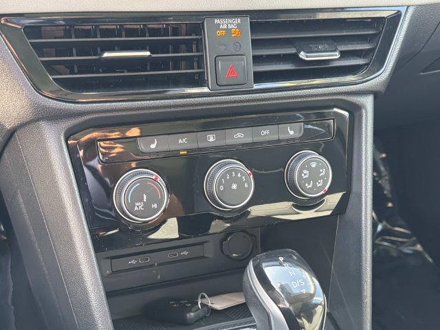 Certified 2023 Volkswagen Taos SE w/ Panoramic Sunroof Package FWD image 21