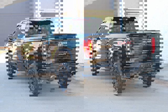 Used 2021 GMC Sierra 1500 AT4 image 3