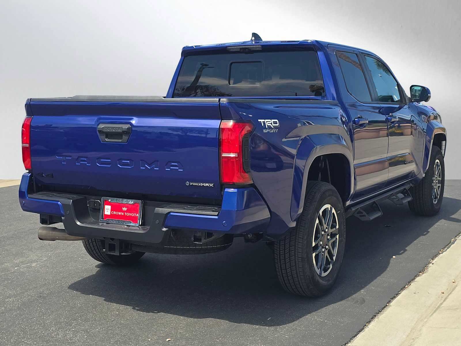 Certified 2025 Toyota Tacoma TRD Sport w/ TRD Sport Premium Package AWD/4WD image 3