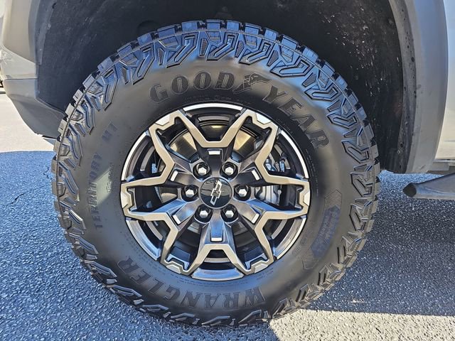 Used 2024 Chevrolet Colorado ZR2 w/ ZR2 Convenience Package III image 33