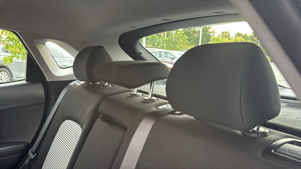 Used 2023 Hyundai Kona SE FWD image 25