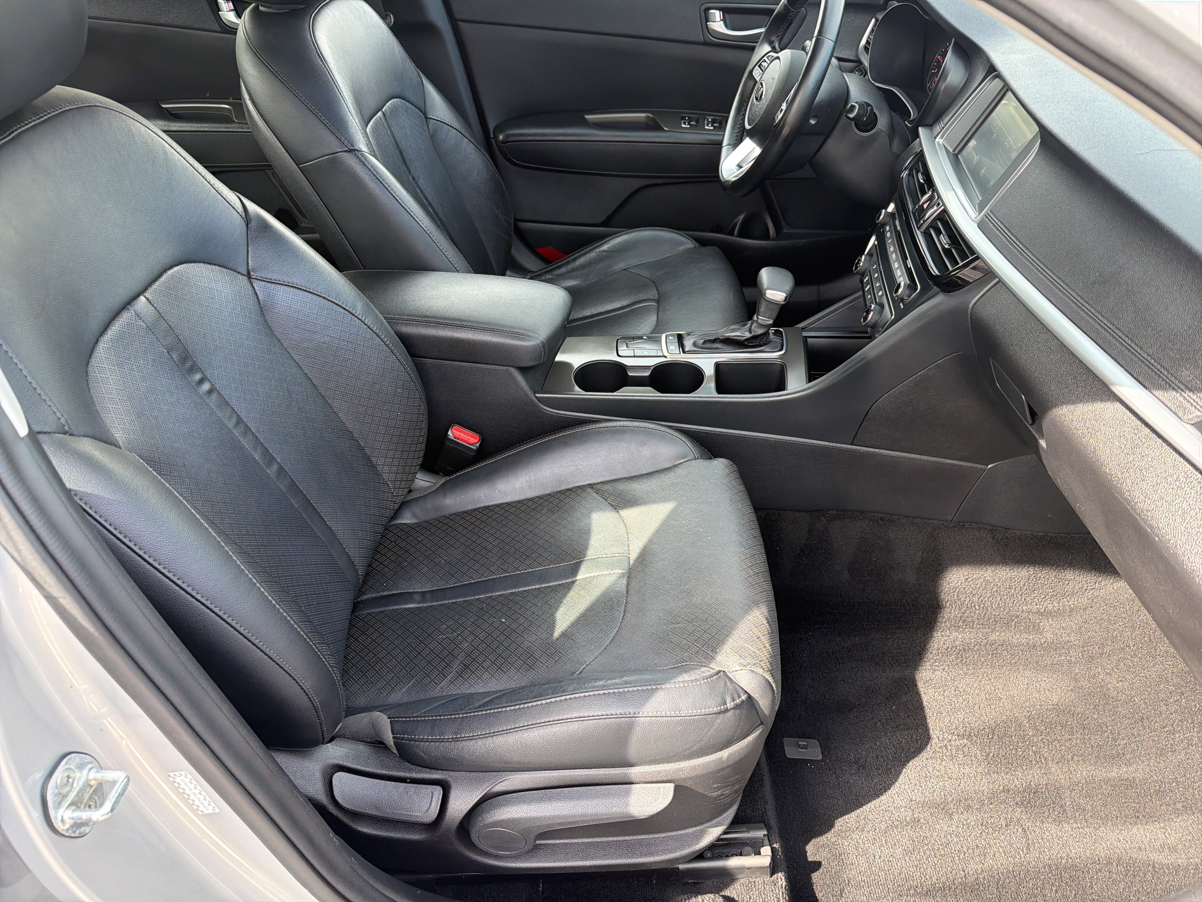 Used 2020 Kia Optima SE FWD image 11