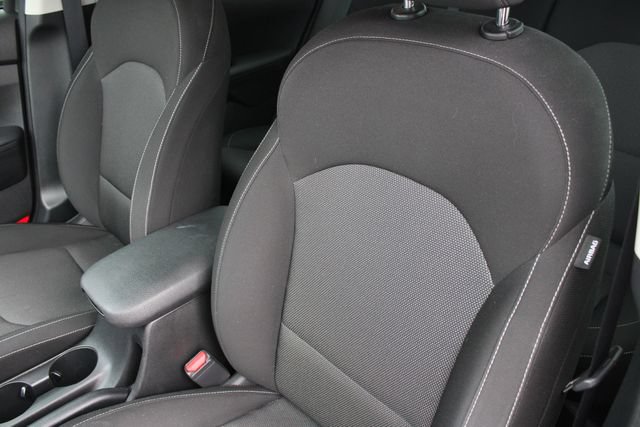 Used 2023 Kia Forte LXS w/ LXS Technology Package FWD image 4