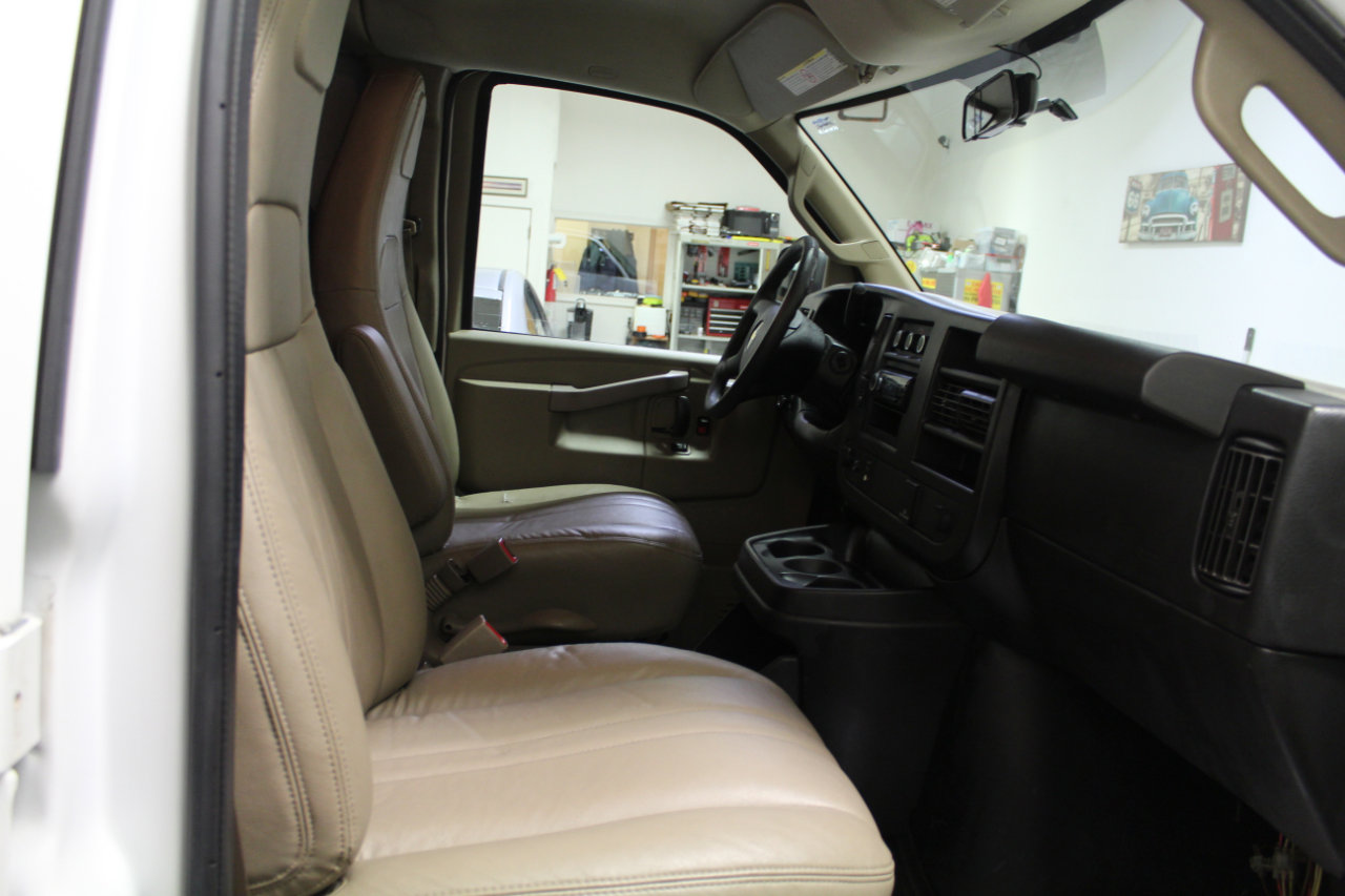 Used 2017 Chevrolet Express 2500 image 18