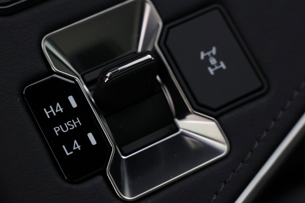 Used 2025 Lexus GX 550 w/ Accessory Package (Z1) image 29