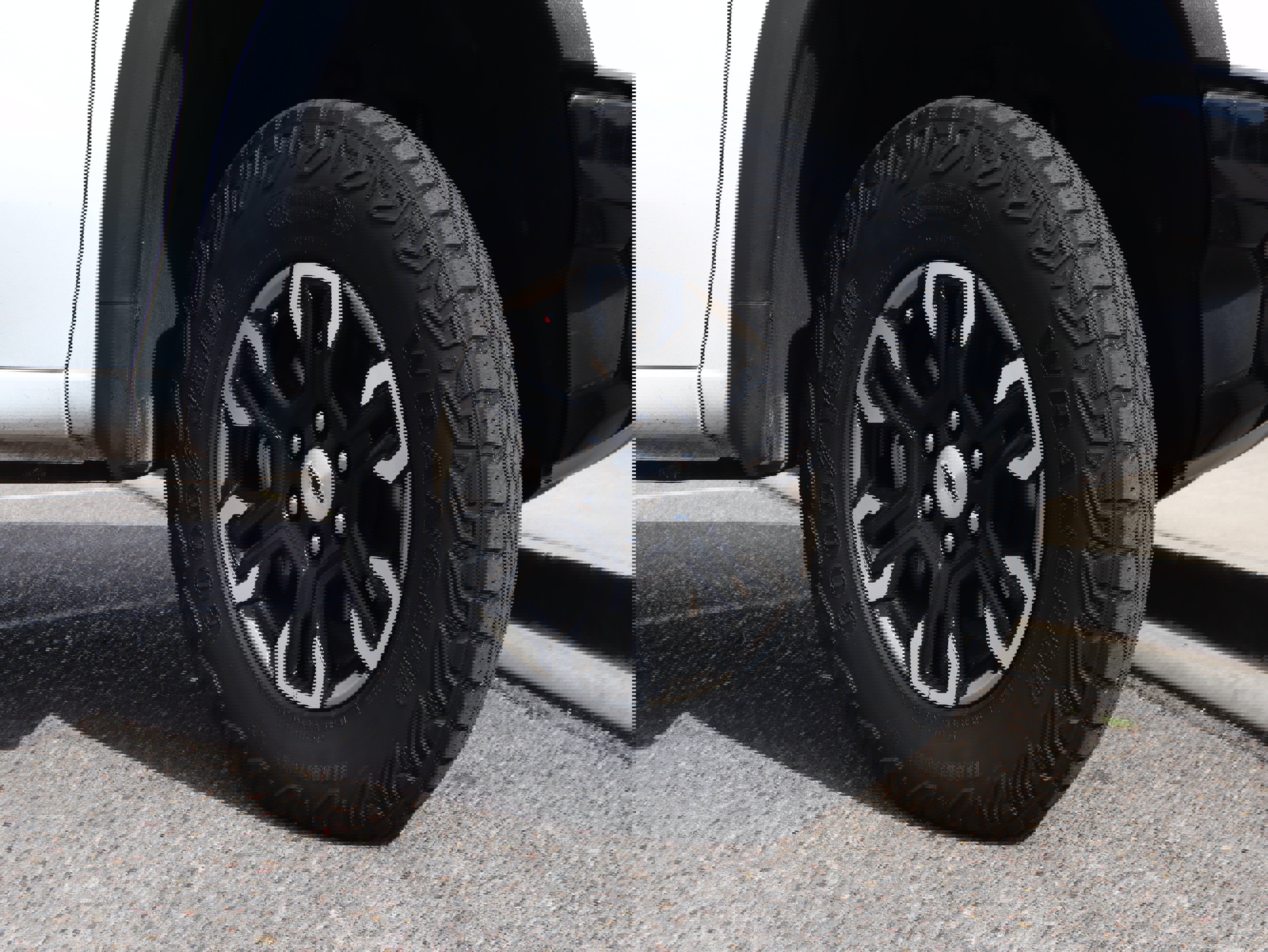 Used 2023 Chevrolet Silverado 1500 ZR2 w/ Technology Package image 13