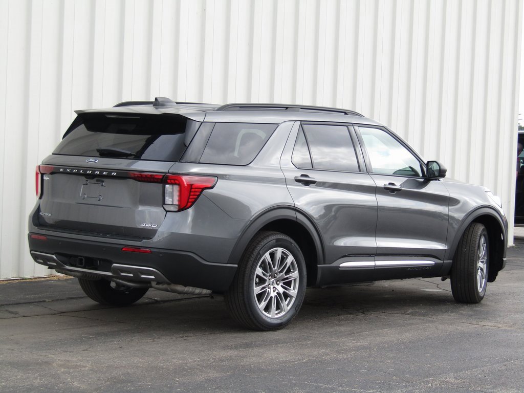 New 2025 Ford Explorer Active image 3