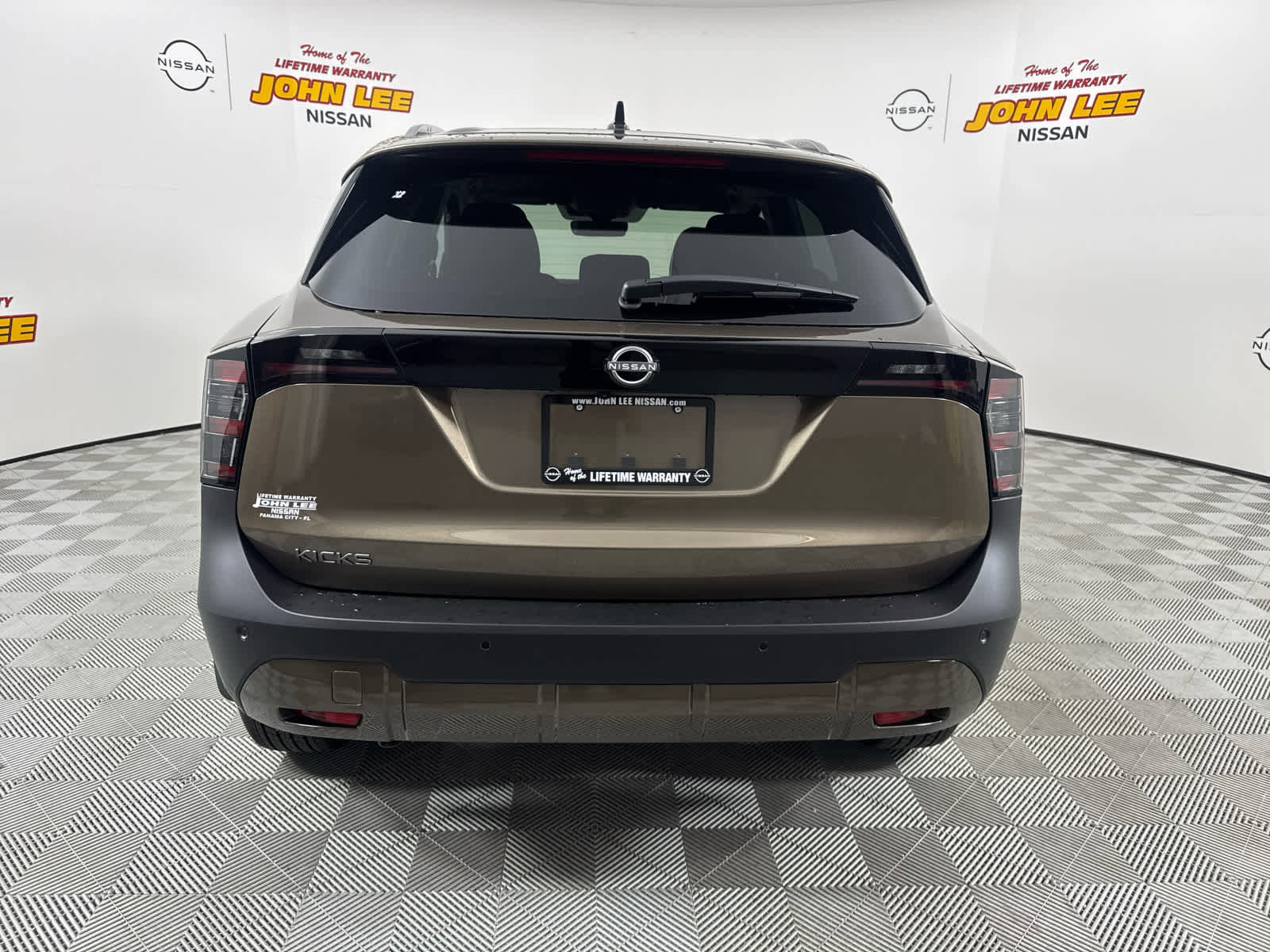 New 2026 Nissan Kicks SV w/ Illumination Package image 4