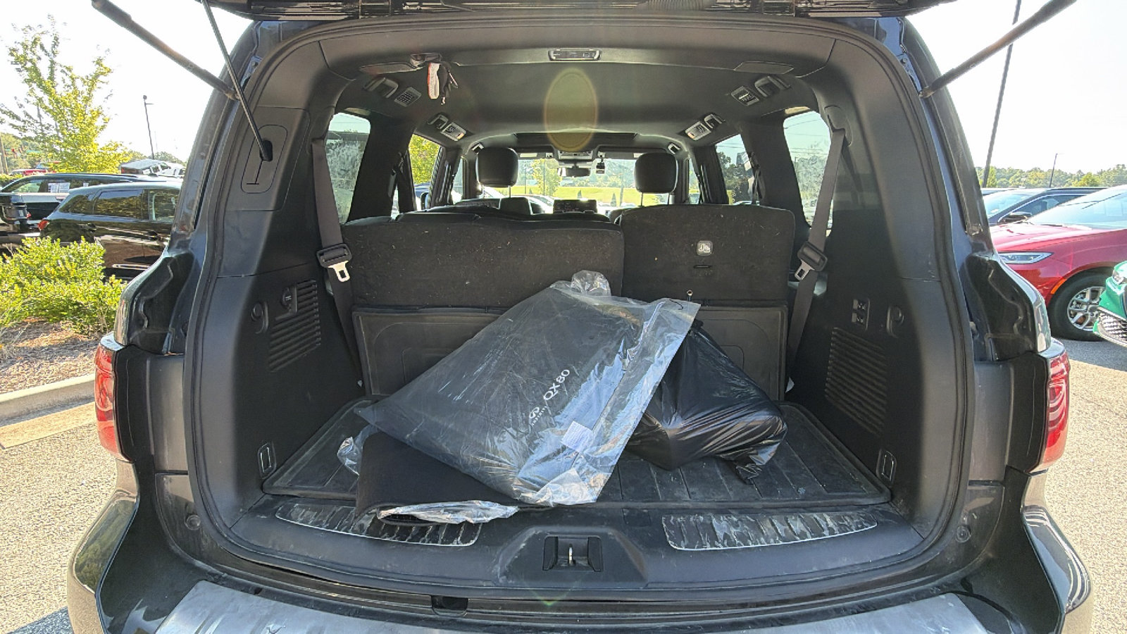 Used 2024 INFINITI QX80 Sensory AWD/4WD image 13