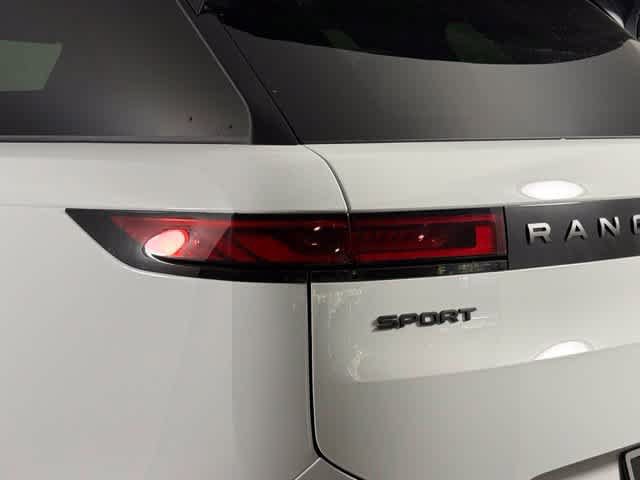 New 2027 Land Rover Range Rover Sport Dynamic SE AWD/4WD image 13