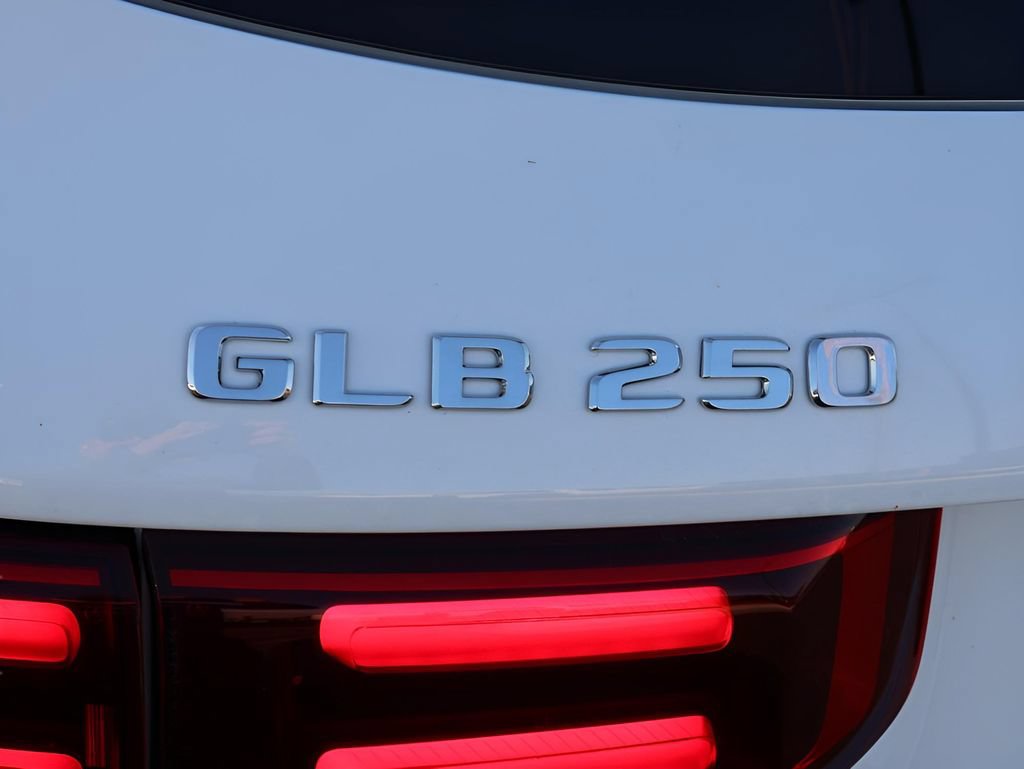 New 2026 Mercedes-Benz GLB 250 4MATIC image 8