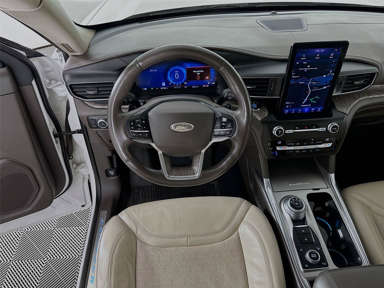 Used 2020 Ford Explorer Platinum w/ Premium Technology Package AWD/4WD image 2
