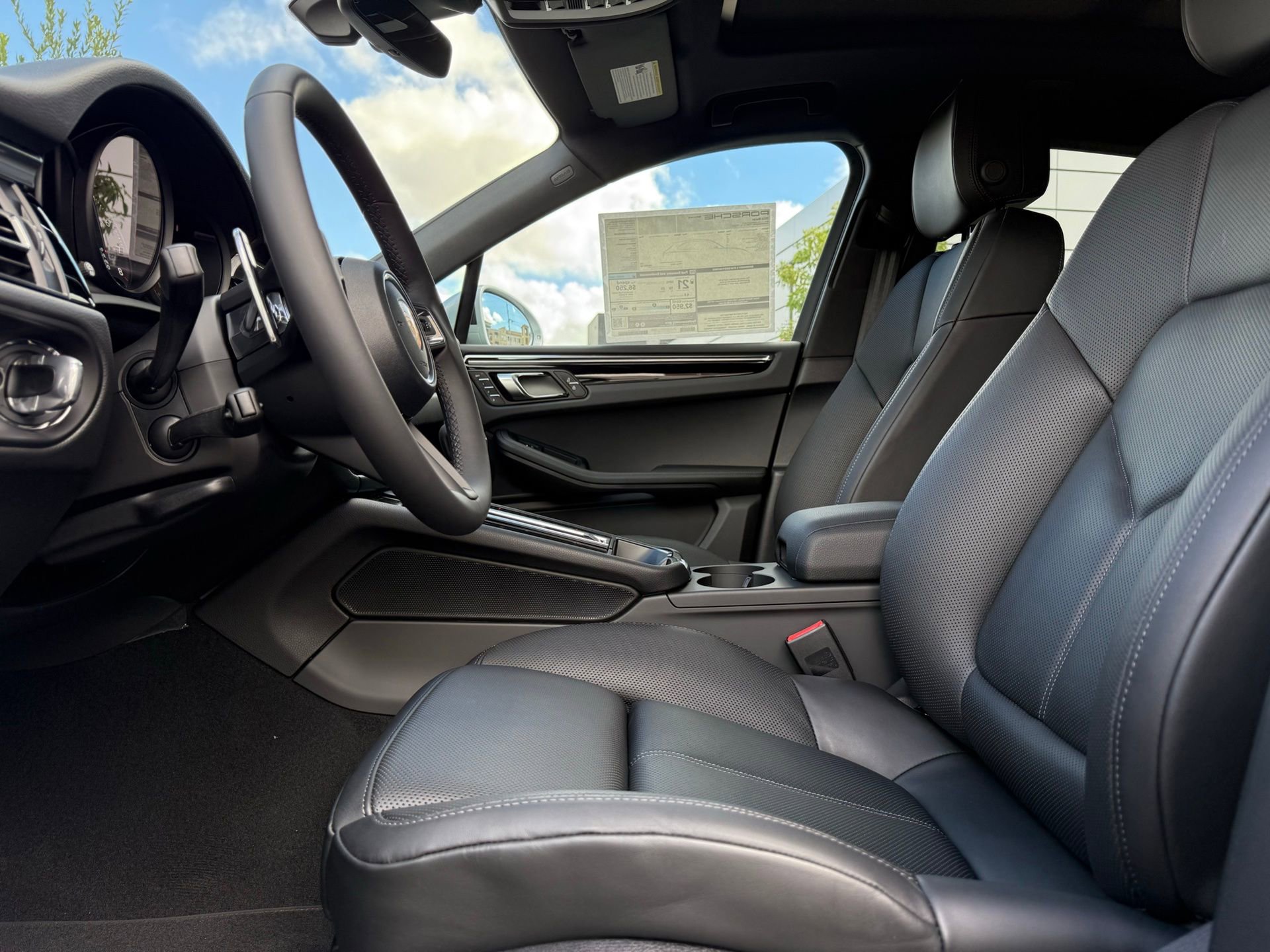 Used 2026 Porsche Macan image 13