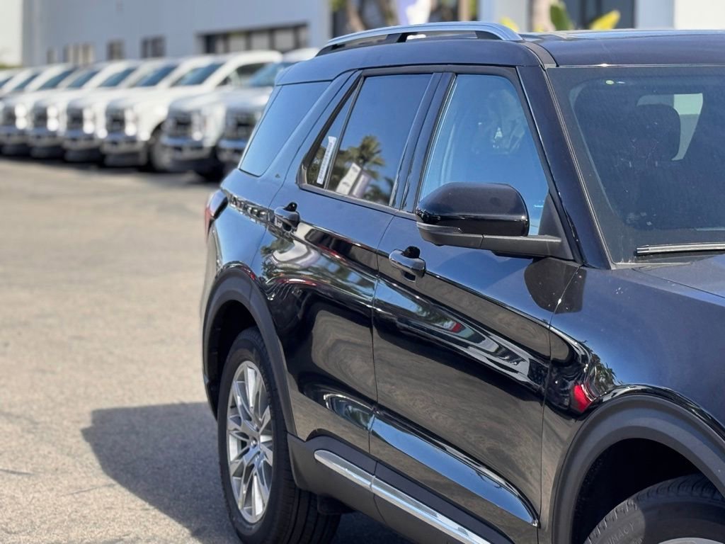 New 2026 Ford Explorer Platinum image 5