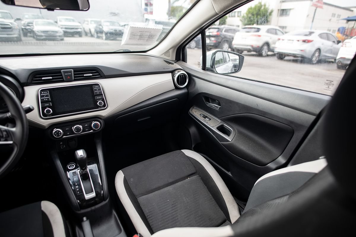 Used 2021 Nissan Versa SV FWD image 27