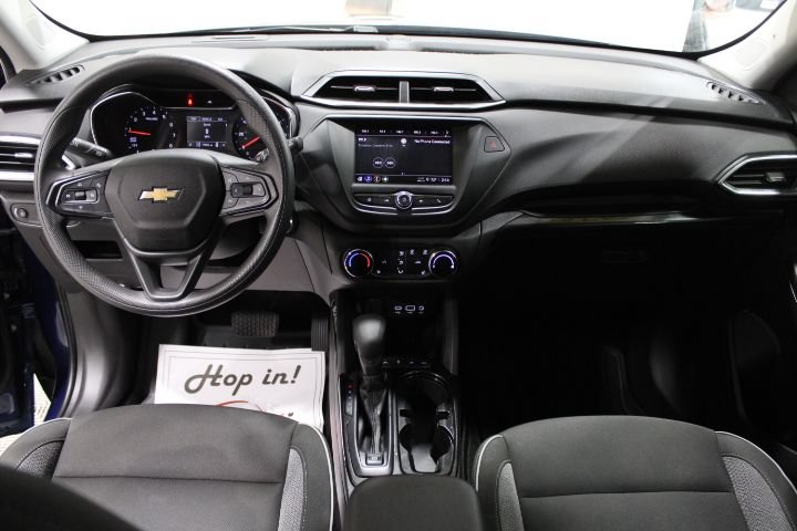 Used 2022 Chevrolet TrailBlazer LT AWD/4WD image 2