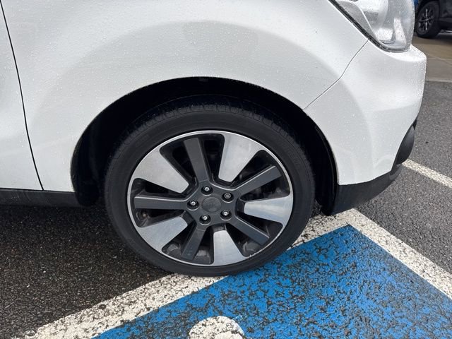 Used 2014 Kia Soul ! image 9