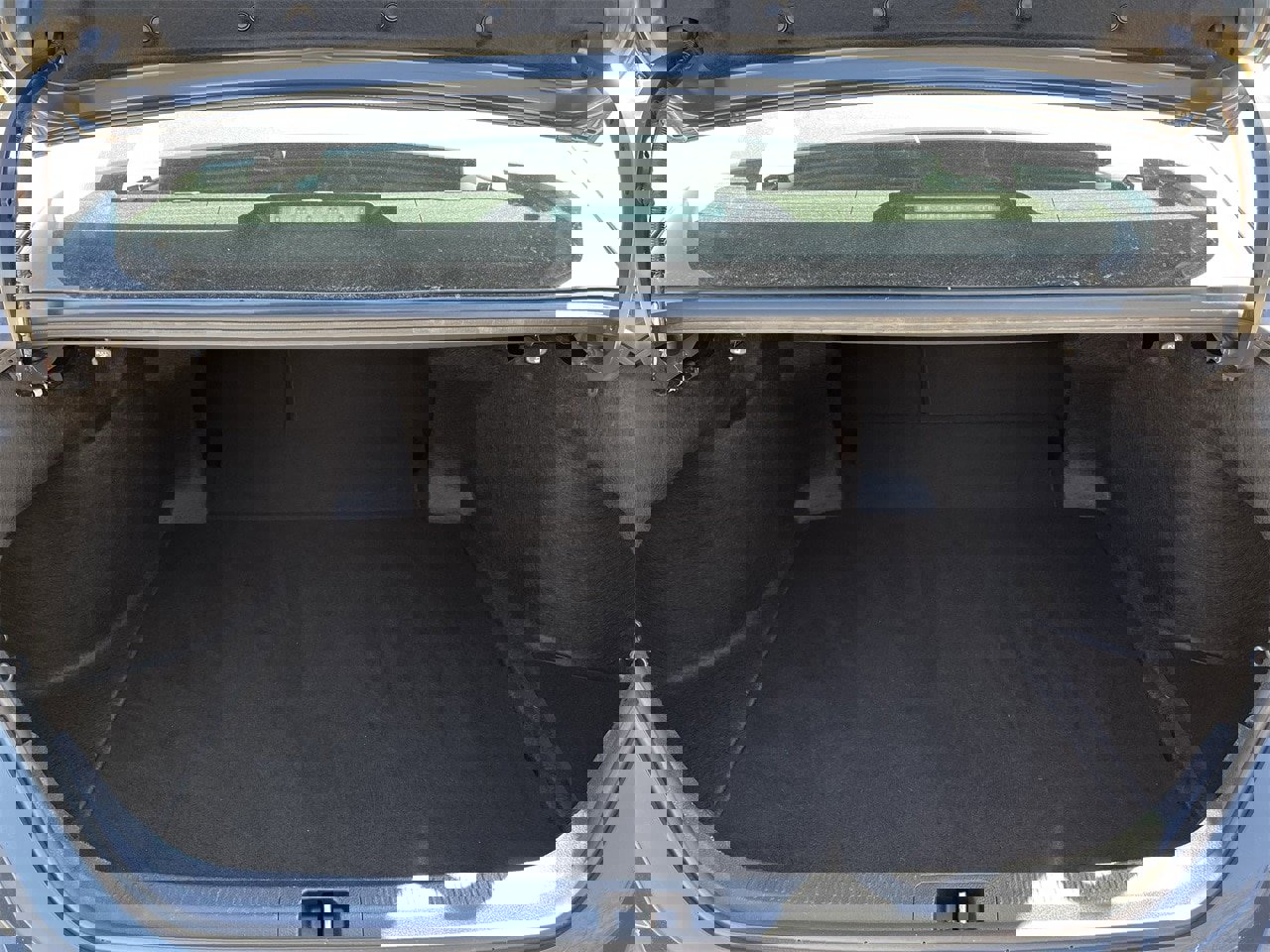 Used 2025 Toyota Camry LE image 27